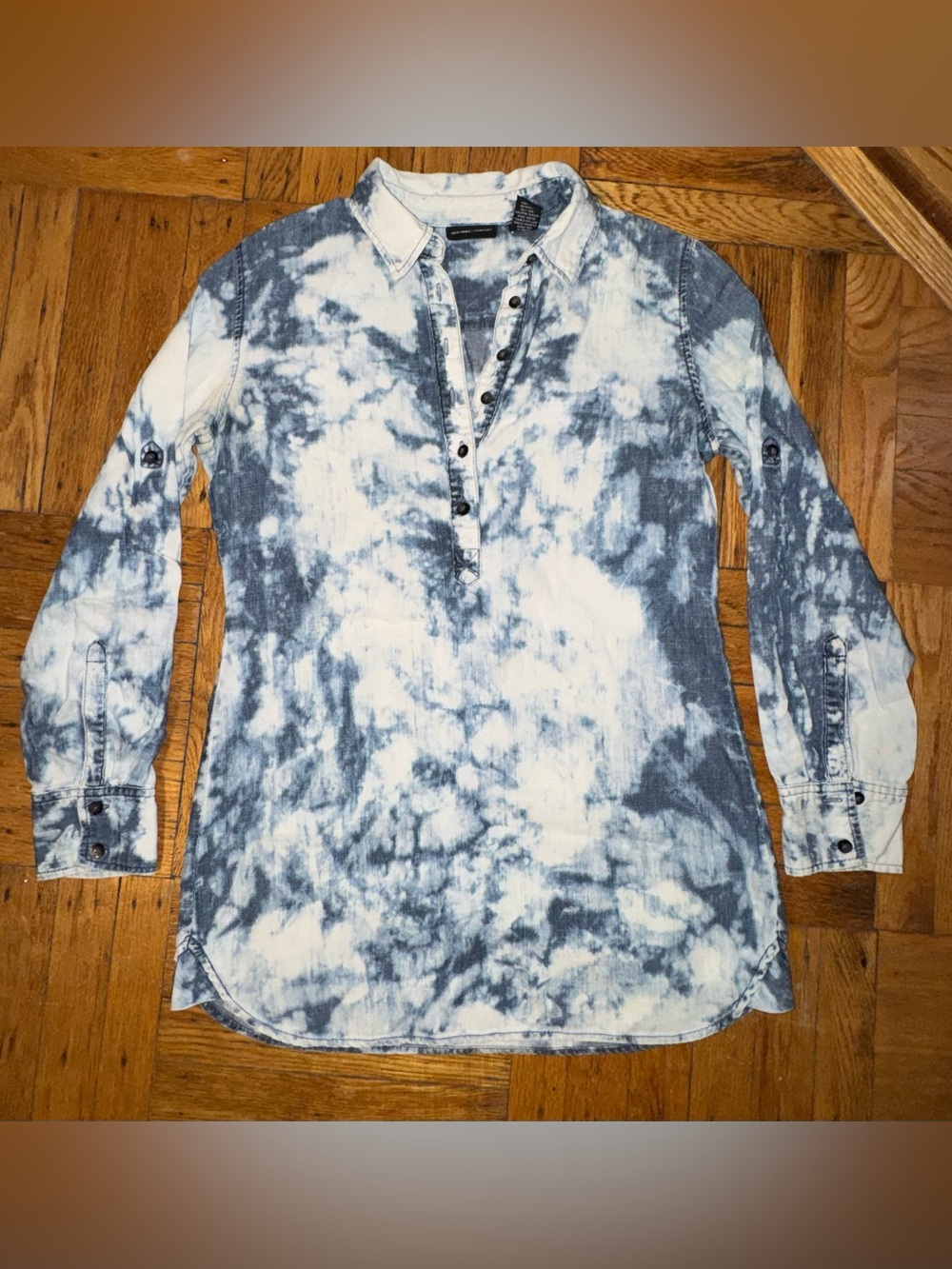 New York & Company Blue and White Tie-Dye Henley Denim Tunic